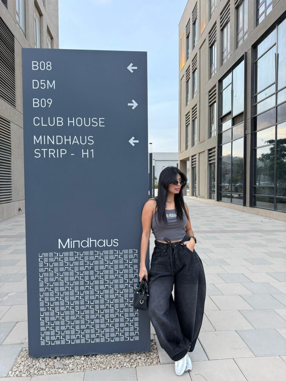 Baggy Tie-waist pants