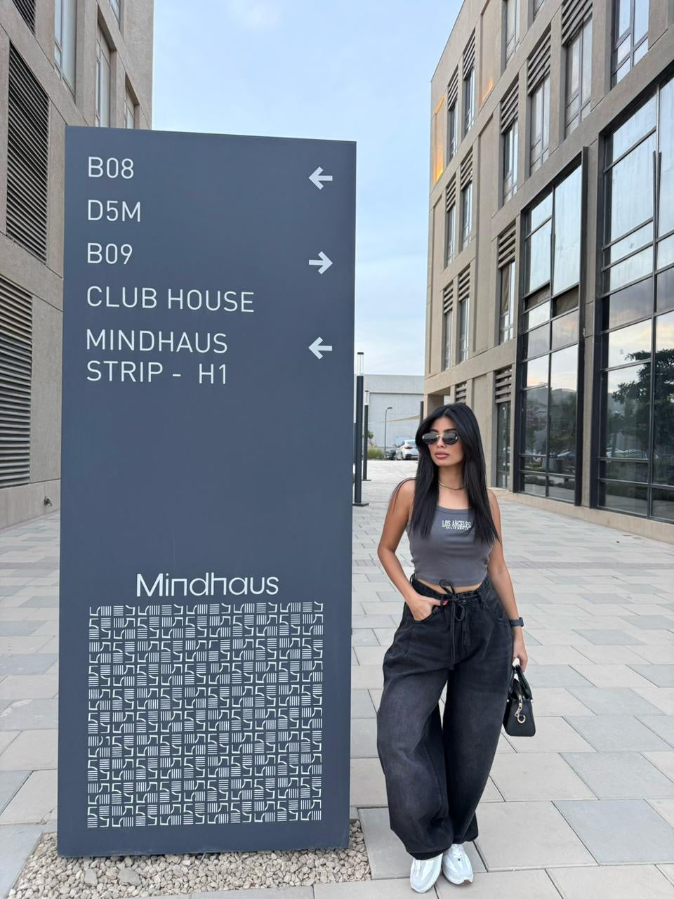 Baggy Tie-waist pants