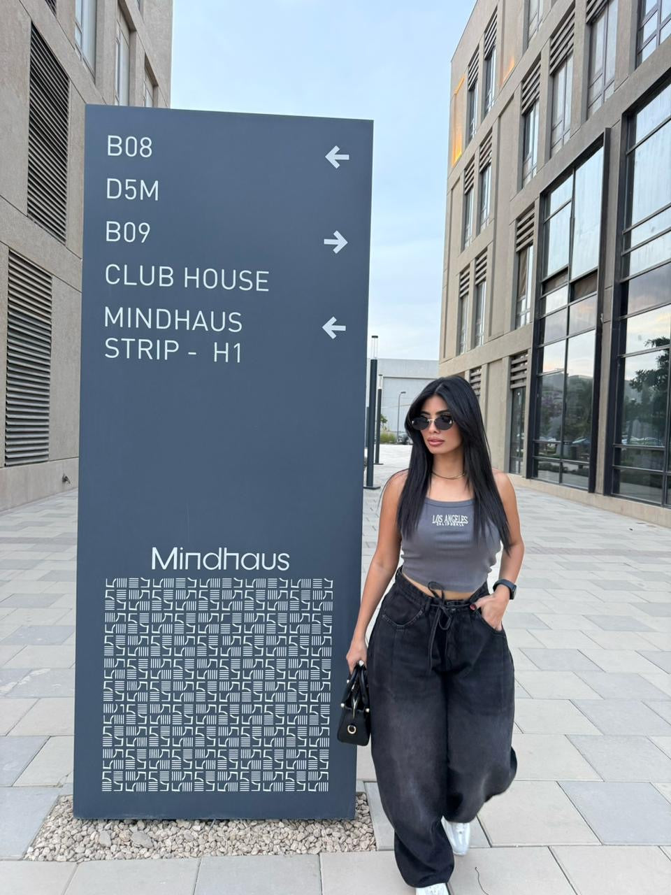 Baggy Tie-waist pants