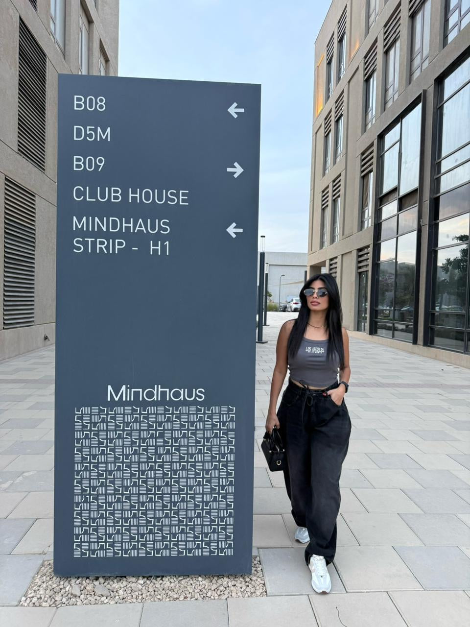 Baggy Tie-waist pants