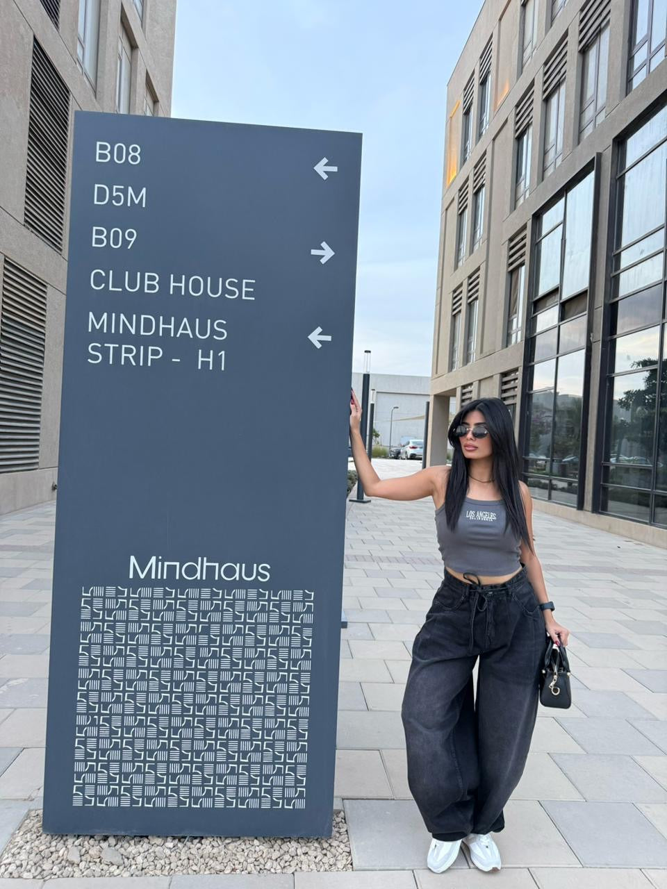 Baggy Tie-waist pants