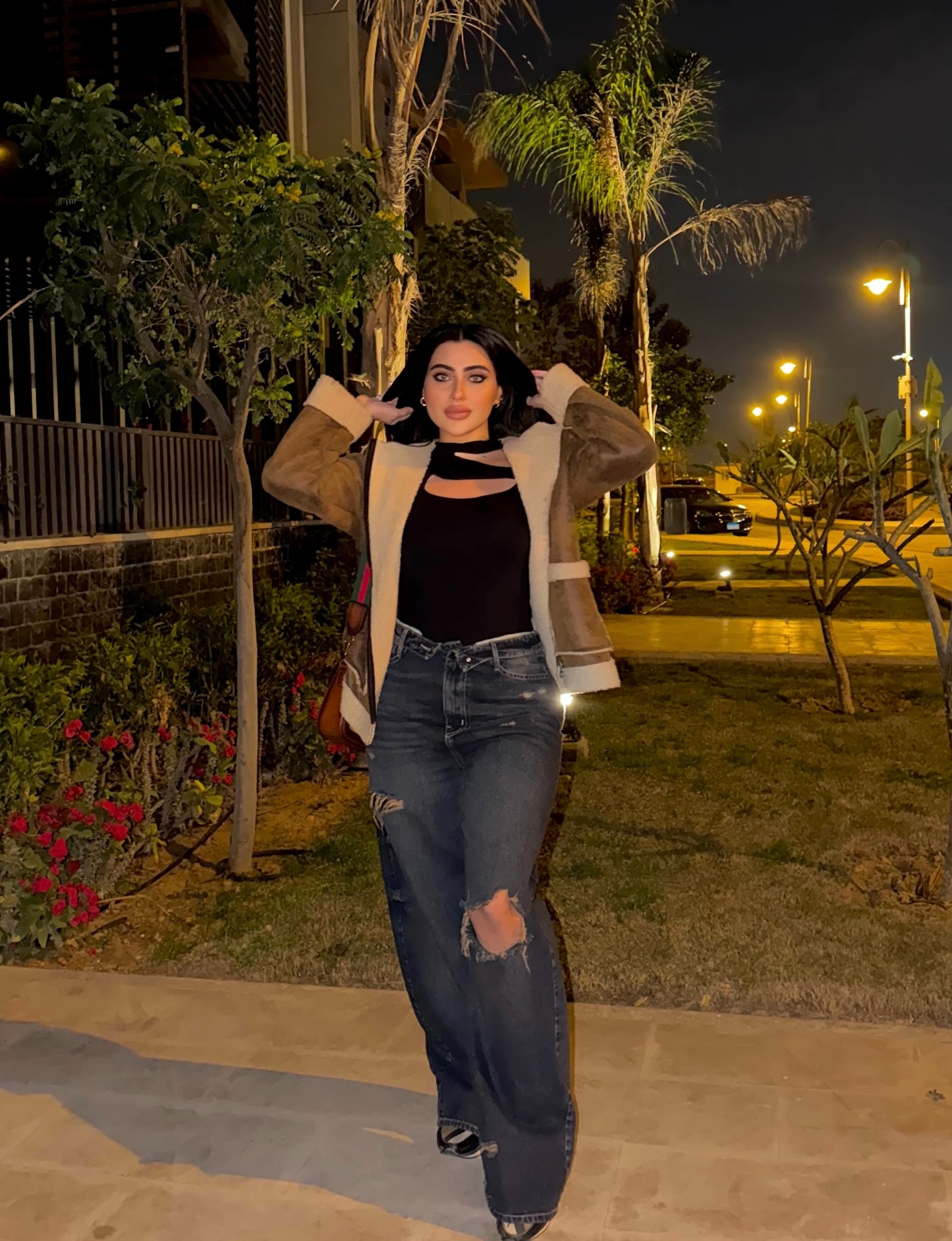 Twist Waist Wide Jeans Dark Dirty with Ripped Knee Pants