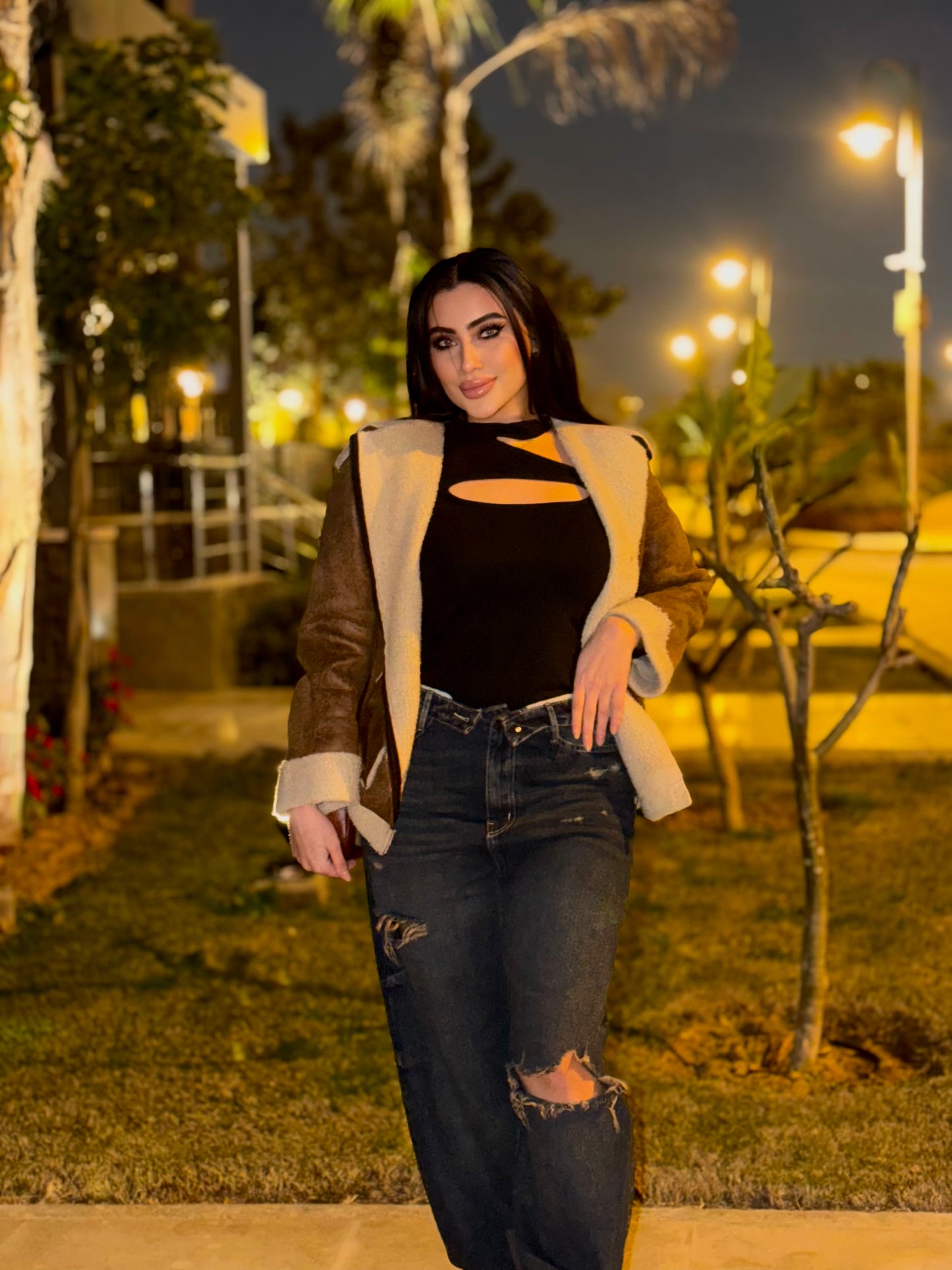 Twist Waist Wide Jeans Dark Dirty with Ripped Knee Pants