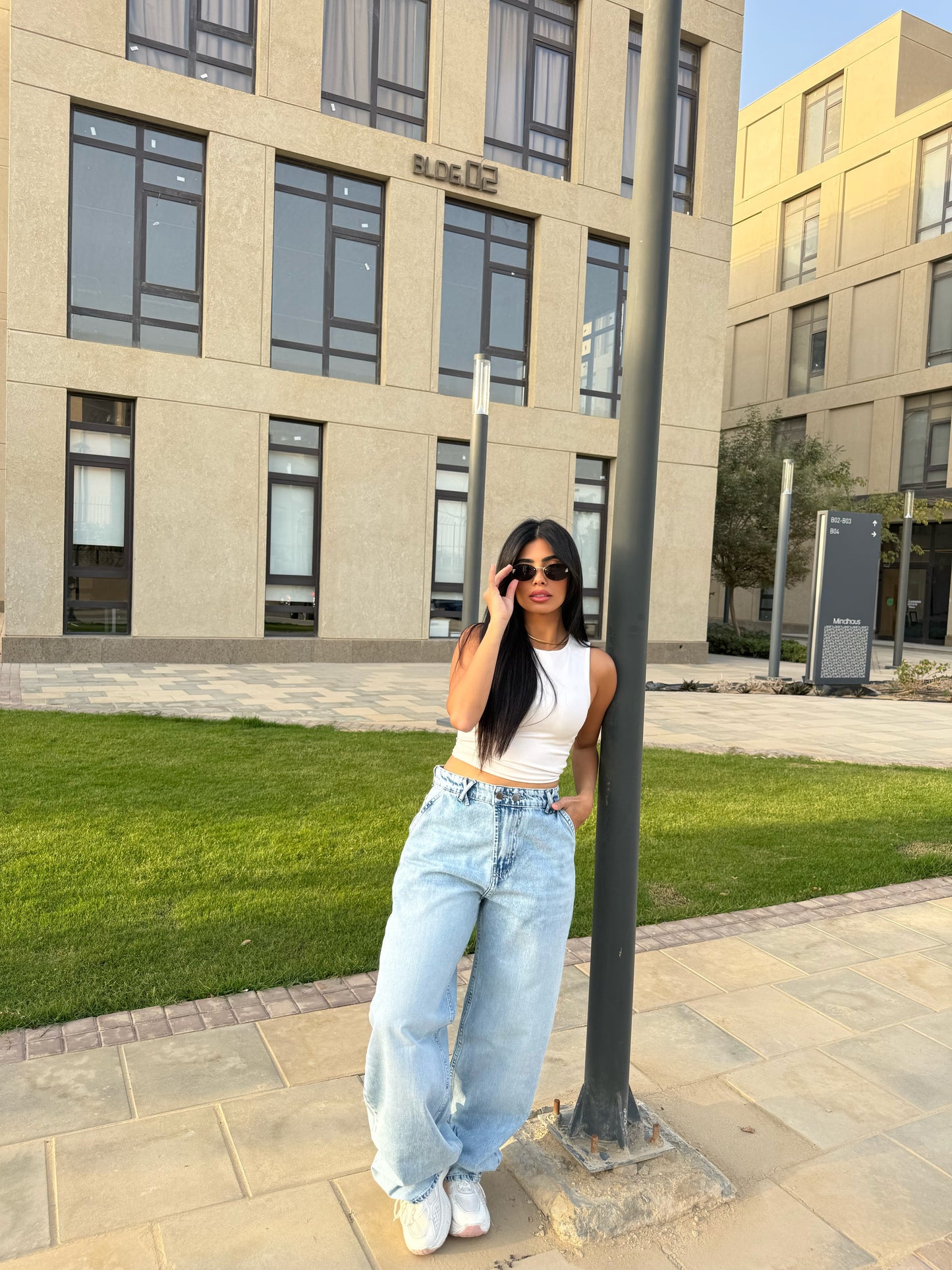 Baggy Jeans with Double Button & X Tie 2B light blue