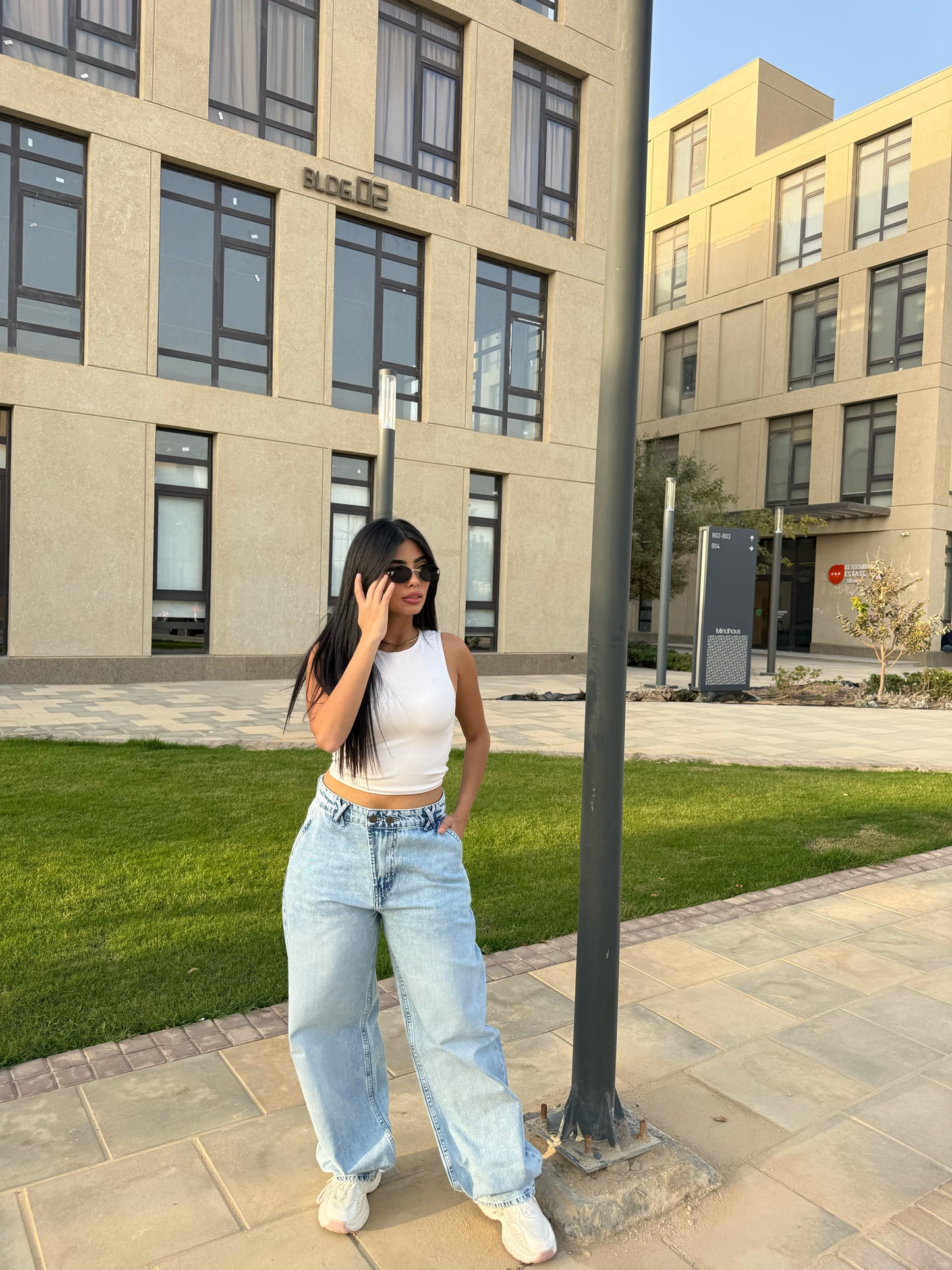 Baggy Jeans with Double Button & X Tie 2B light blue