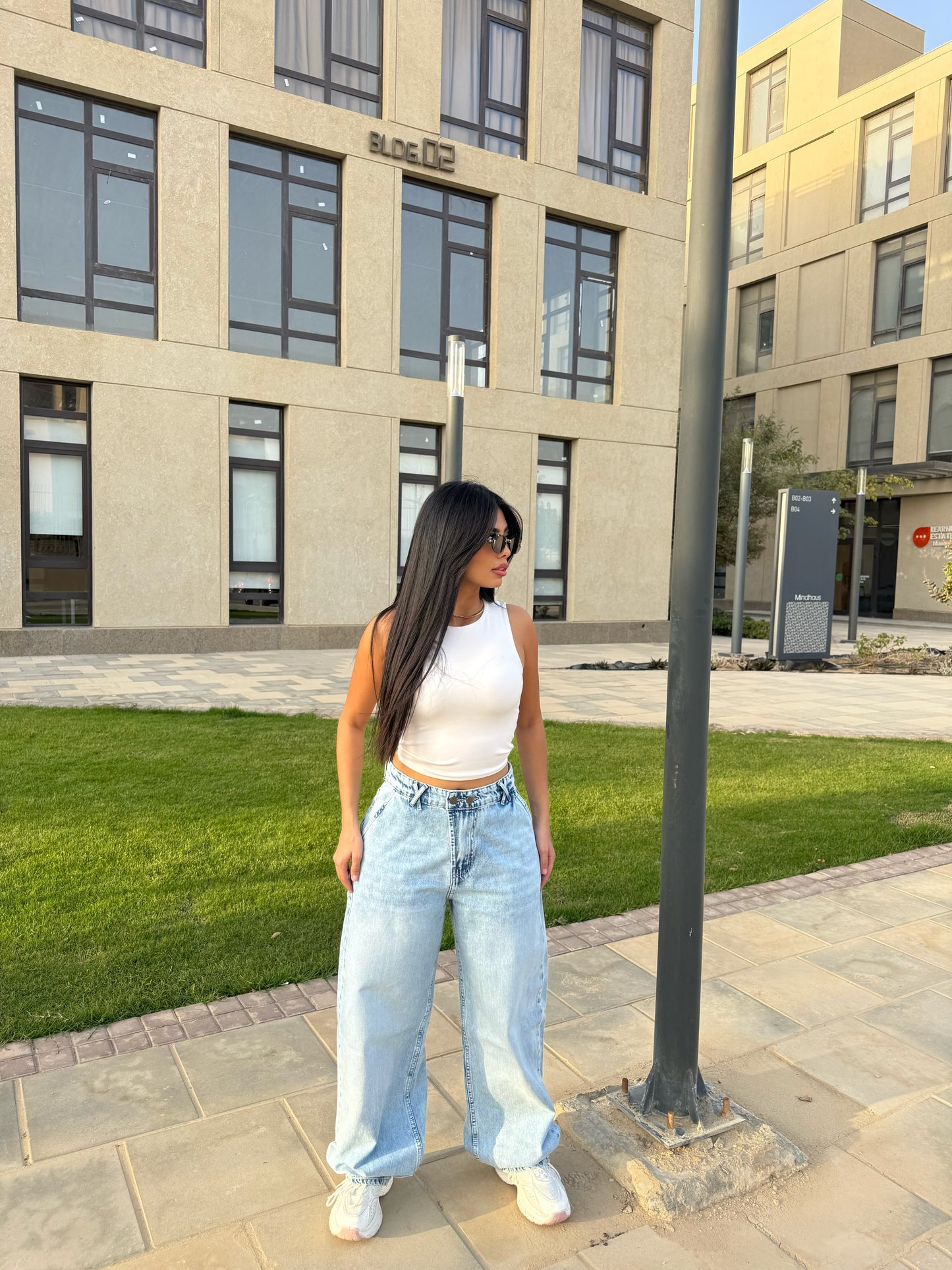 Baggy Jeans with Double Button & X Tie 2B light blue